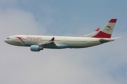 Austrian Airlines A330-223 (OE-LAN) - Inflight200