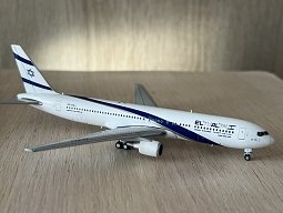 Boeing 767-300