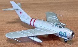 -17  HobbyMaster