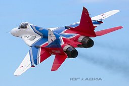 -29  "" 1/72 "HobbyMaster"