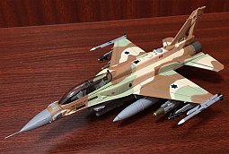 HOBBY MASTER 1:72 F16 SUFA