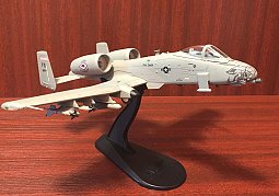 HOBBY MASTER 1:72 A-10 THUNDERBOLT II