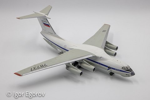Коллекция моделей в масштабе 1:144 на продажу