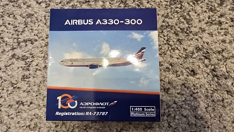 Airbus A330-300  1:400 Phoenix 
