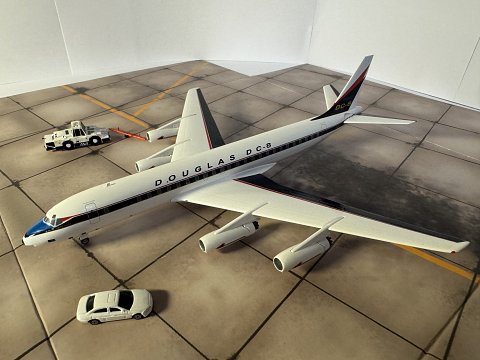 Douglas / McDonnell Douglas - ����� 2 - DC-8