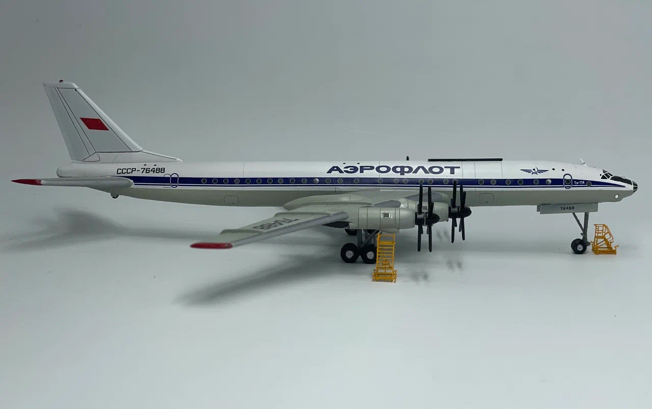   ,   1:200