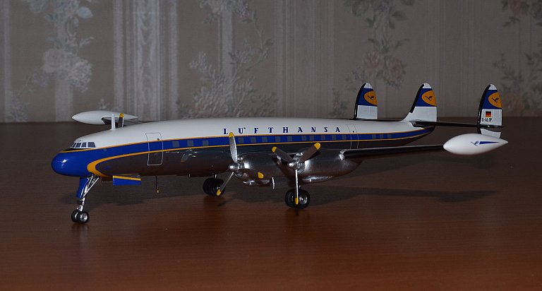 Retro aircraft 1:200