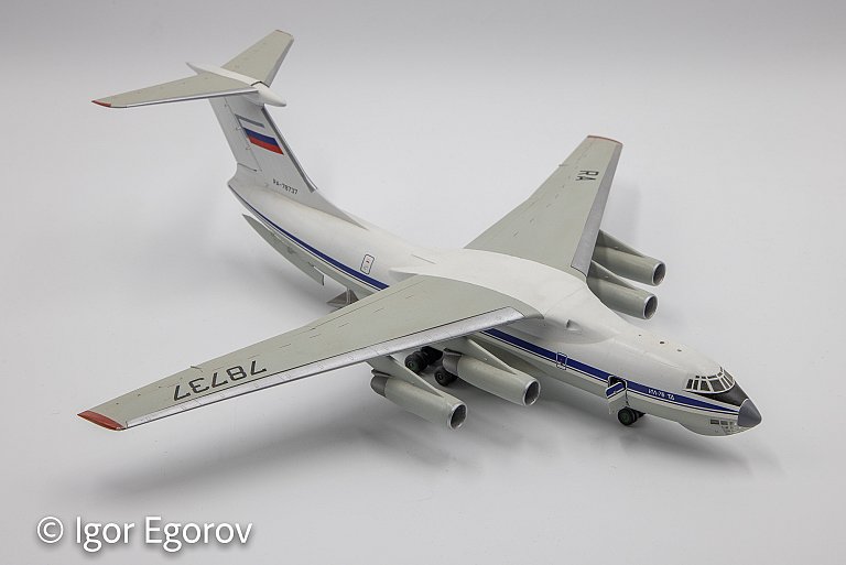 Коллекция моделей в масштабе 1:144 на продажу